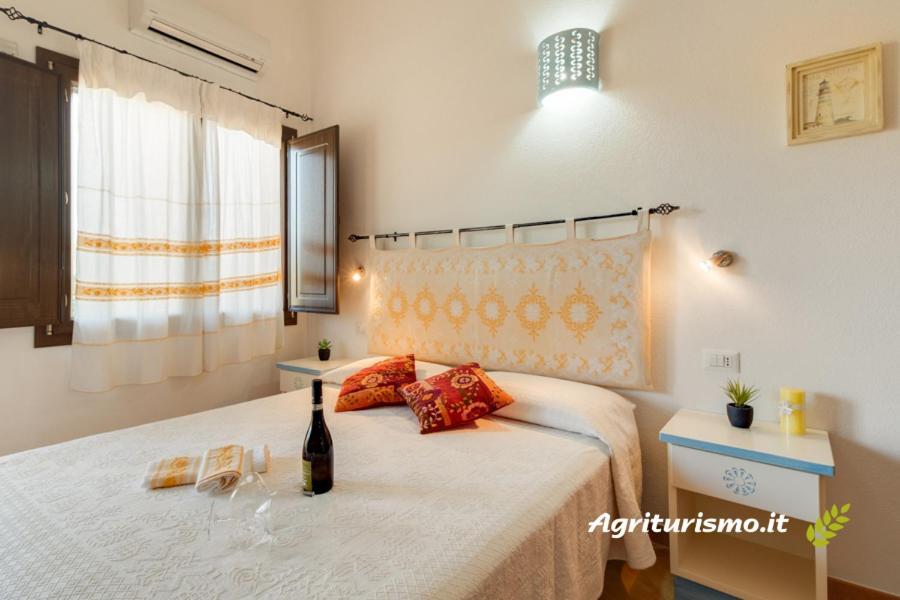 Agriturismo Campesi Casale Tra Le Vigne Aglientu Buitenkant foto