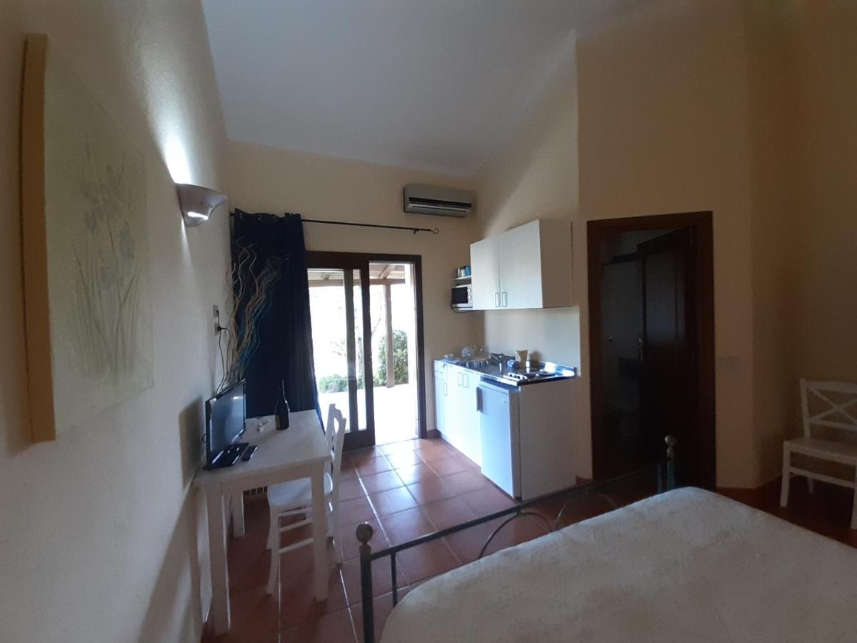 Agriturismo Campesi Casale Tra Le Vigne Aglientu Buitenkant foto