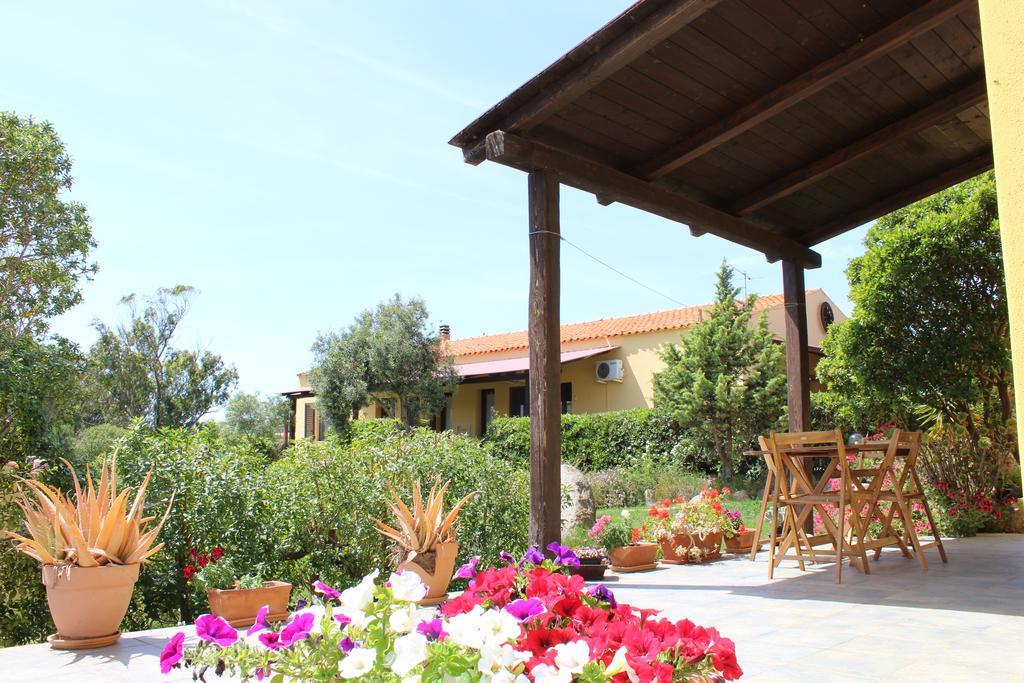 Agriturismo Campesi Casale Tra Le Vigne Aglientu Buitenkant foto