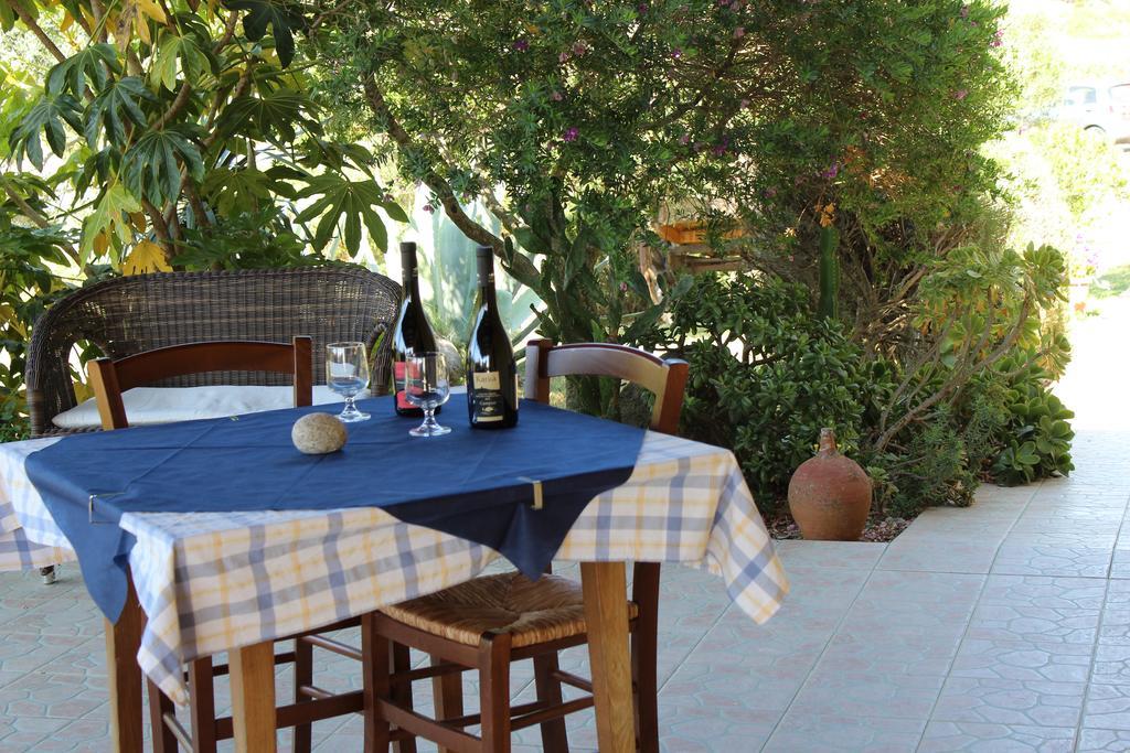Agriturismo Campesi Casale Tra Le Vigne Aglientu Buitenkant foto