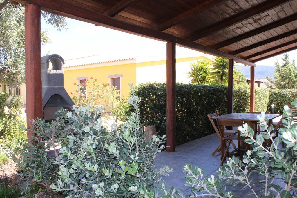 Agriturismo Campesi Casale Tra Le Vigne Aglientu Buitenkant foto