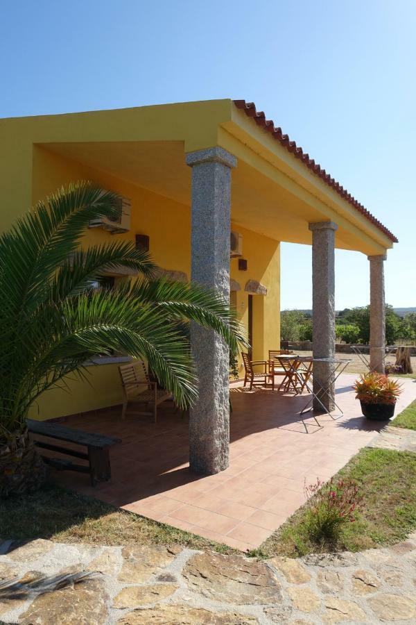 Agriturismo Campesi Casale Tra Le Vigne Aglientu Buitenkant foto