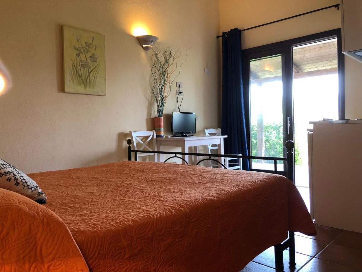 Agriturismo Campesi Casale Tra Le Vigne Aglientu Buitenkant foto